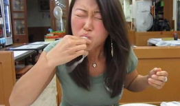 生吃八爪鱼视频,揭秘生吃八爪鱼的独特风味